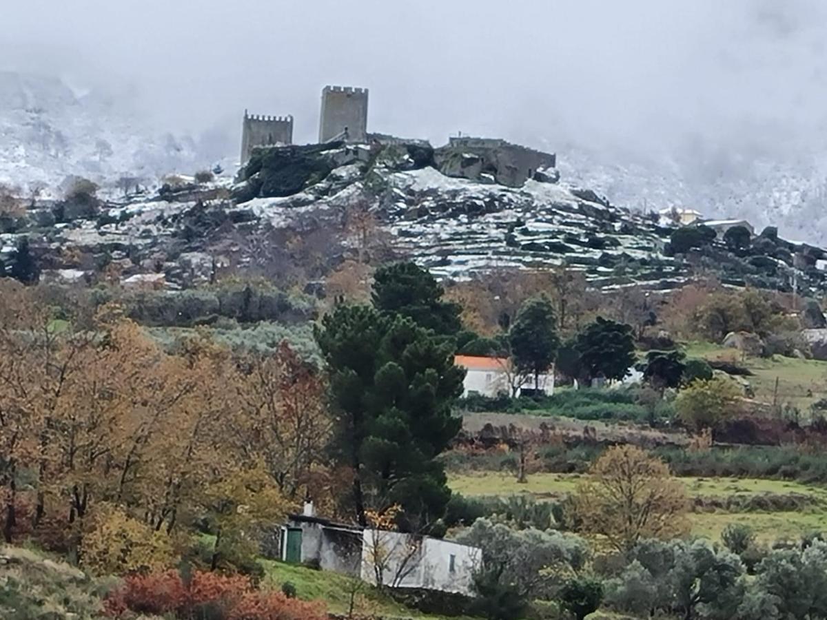 הוילה ליניאריס Casa Do Penedo Castle House מראה חיצוני תמונה